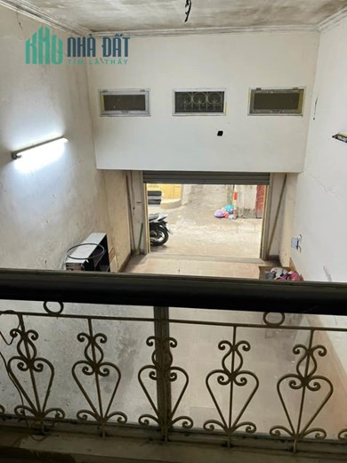BÁN NHÀ NGÕ ĐƯỜNG ĐÊ TRẦN KHÁT TRÂN QUẬN HAI BÀ TRƯNG. NGÕ Ô TÔ TRÁNH .GIÁ NHỈNH 100TR/M2
