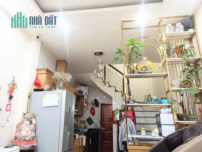 Siêu phẩm ngõ THÔNG, 2 Ô TÔ tránh, Ngọc Thuỵ, Long Biên. 4 tầng 35m2