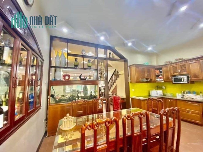 Bán nhà 84m2 6 ngủ Ngõ 210 Nghi Tàm, Tây Hồ Gara Ô tô thông 13 Tỷ