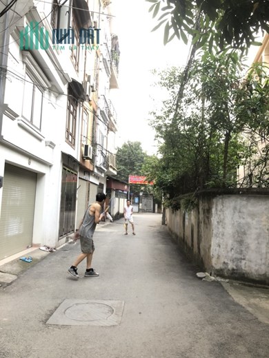 Bán đất Thạch Bàn, ô tô, hai thoáng, 34 m2, MT 3,4 m, chỉ 2,15 tỷ.