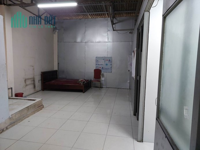 Cho thuê mặt bằng KD, mặt phố, vỉa hè, 172m2, mt6m, 18tr/th, Xuân Đỉnh, BTL.
