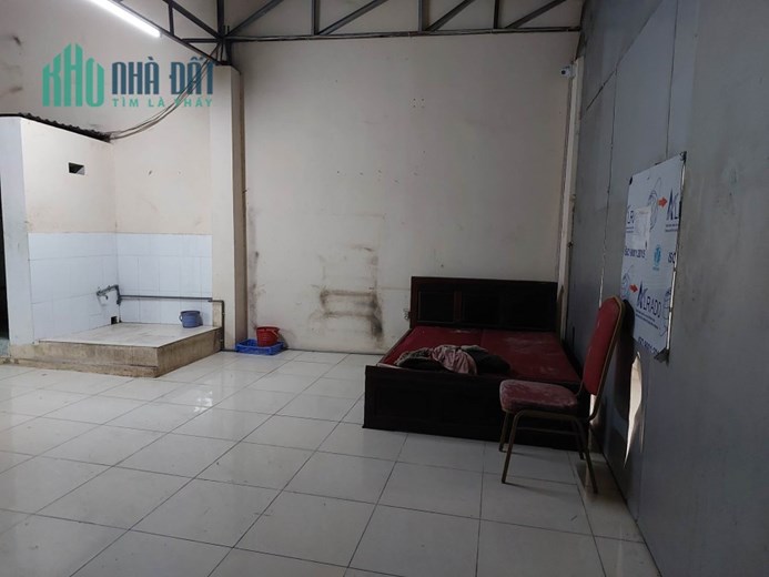 Cho thuê mặt bằng KD, mặt phố, vỉa hè, 172m2, mt6m, 18tr/th, Xuân Đỉnh, BTL.