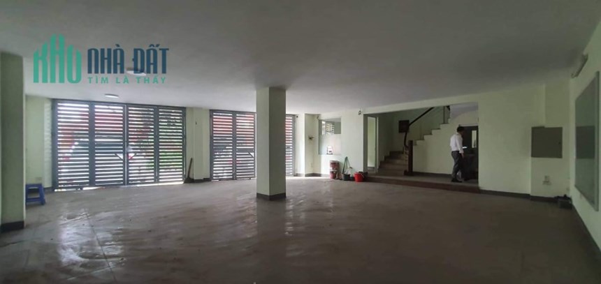 Bán tòa nhà Văn phòng phố Vũ Đức Thận, Cạnh chợ Việt Hưng. DT115m, MT10, 7 T.
