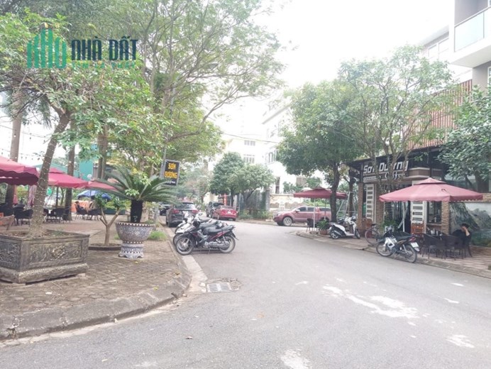 Bán đất vip Tứ Hiệp, ô tô tránh, vỉa hè KD tốt, 100m2, 10.5 tỷ.