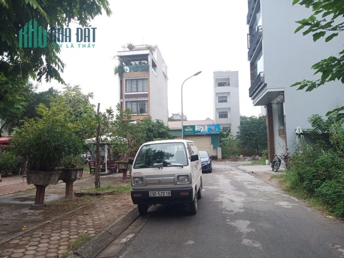 Bán đất vip Tứ Hiệp, ô tô tránh, vỉa hè KD tốt, 100m2, 10.5 tỷ.