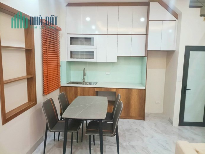 BÁN NHÀ 5T - SỔ RIÊNG - GẦN P XUÂN LA NỘI THẤT TIỀN TỶ GẦN Ô TÔ ĐỖ NHỈNH 4 TỶ
