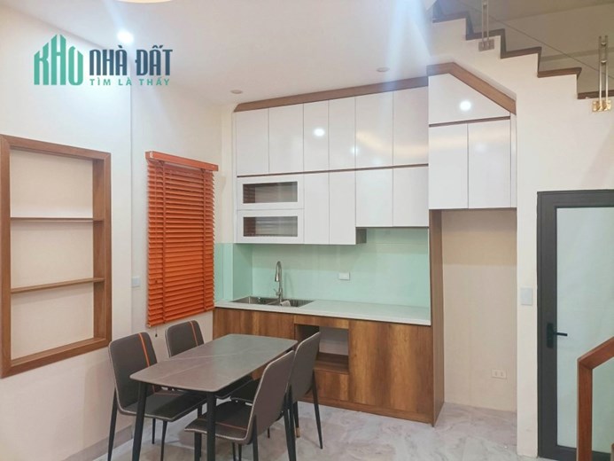 BÁN NHÀ 5T - SỔ RIÊNG - GẦN P XUÂN LA NỘI THẤT TIỀN TỶ GẦN Ô TÔ ĐỖ NHỈNH 4 TỶ