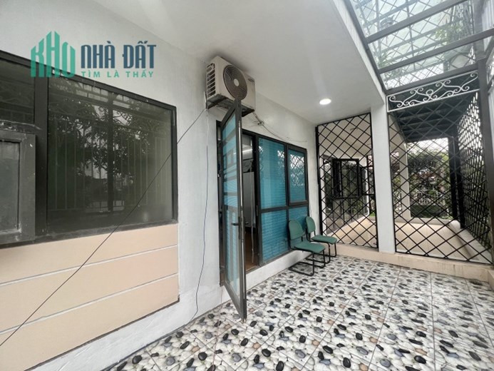 Bán BTLK Xuân Phương, NTL, Oto Tránh, KD, Vỉa Hè. 100m2x12 tỷ. 0979400492