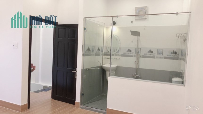 NHÀ MỚI 2 TẦNG, NGAY CHỢ THỦ ĐỨC , HẺM XE TẢI , XE HƠI ĐẬU NGÀY ĐÊM,  CHỈ KÉO VALI VÀO Ở, BỀ NGANG