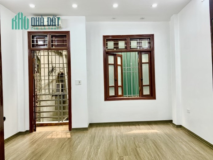 Bán nhà Nguyễn An Ninh, Hoàng Mai, 30m, 5T, Mới koong, full nội thất, nhỉnh 3 tỷ.