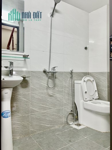 Bán nhà Nguyễn An Ninh, Hoàng Mai, 30m, 5T, Mới koong, full nội thất, nhỉnh 3 tỷ.