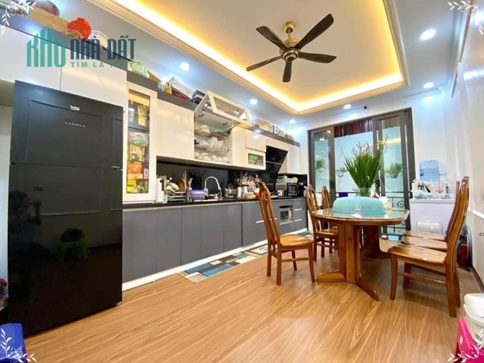 Bán Nhà #KIM_MÃ Ô TÔ ĐỖ CỬA. Ban Công Cực Rộng. 46m2 4 Ngủ. MT Rộng. Cực Rẻ 5.65tỷ