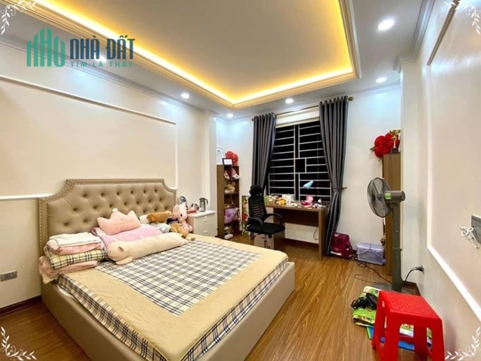 Bán Nhà #KIM_MÃ Ô TÔ ĐỖ CỬA. Ban Công Cực Rộng. 46m2 4 Ngủ. MT Rộng. Cực Rẻ 5.65tỷ