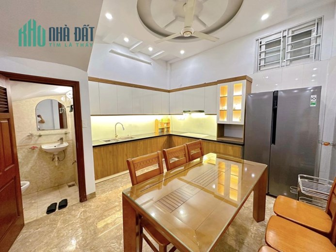 Bán nhà phân lô 508 Láng,Đống Đa 45m2x5Tầng, ngõ thông, full NT,giá 5.6 tỷ 0969693855