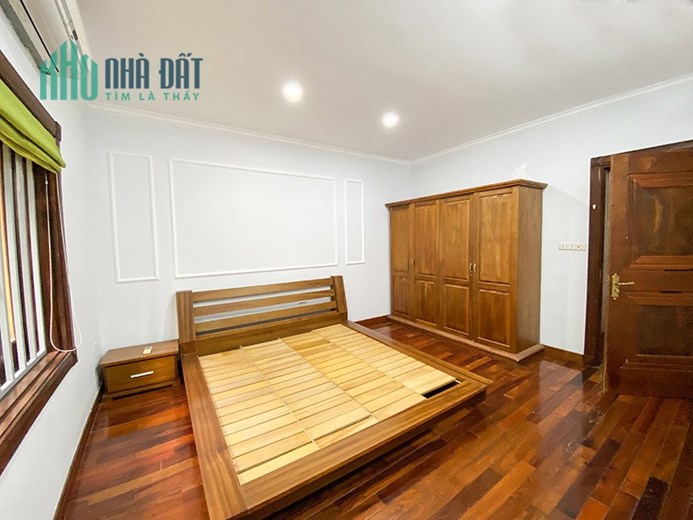 Cho Thuê Biệt Thự Trong Ngõ ÔTÔ Vào Phường Nhật Tân, Tây Hồ, HN, 2.000USD/th