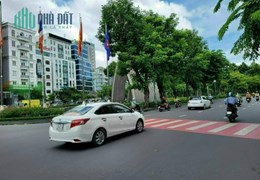 Nhà mặt tiền Trường Sơn, ngay sân bay TSN, diện tích 281m2, giá 95 tỷ.