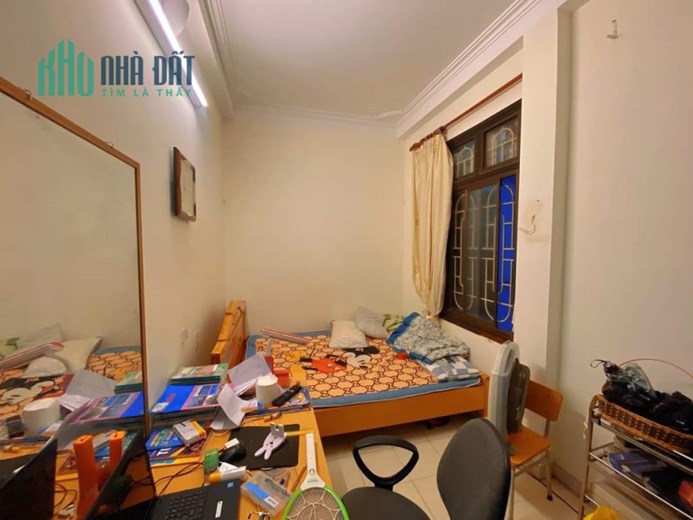 BÁN NHÀ MAI MAI DICH , CẦU GIẤY- PHÂN LÔ- Ô TÔ-NHÀ DÂN XÂY. DT 40M2 X 4 TẦNG. MT 4 MÉT. SỔ ĐỎ VUÔNG