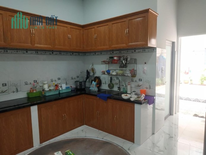 Chính chủ bán nhà mặt tiền kinh doanh đường  tỉnh lộ 10, 120m2 chỉ 10.8 tỷ, lề 4m