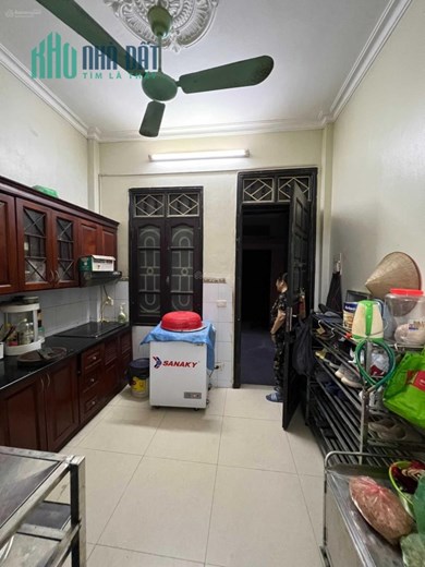 Chính chủ cần bán gấp nhà Phố Trần Phú, Hà Đông 35m2, MT 3.5m, nhà đẹp, vị trí trung tâm HĐ, 5.x tỷ