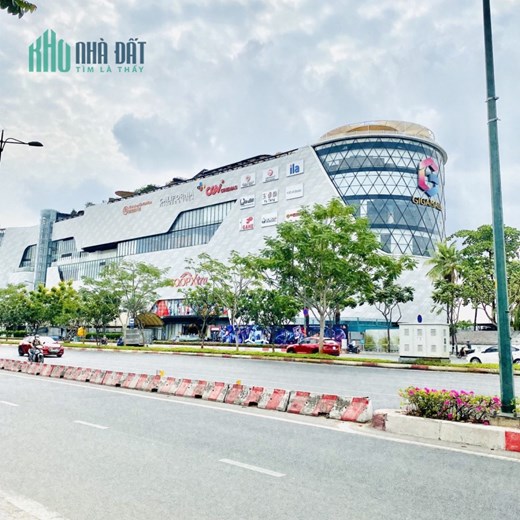 [HIẾM ] BIỆT THỰ VIP  DTSD  GẦN 250m²  Giá CHỈ 16.5 tỷ,  ngay GIGAMALL Phường Hiệp Bình Chánh, Tp
