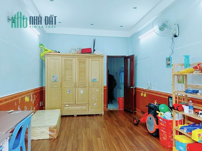Bán Rẻ Nhà Hẻm Xe Tải 8m Văn Cao,Tân Phú,80m2,Vuông,Ngang 4m,ChỉHơn 6 tỷ