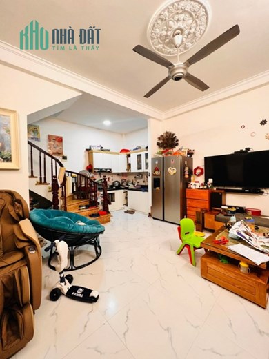 Bấn gấp nhà Đặng Tiến Đông 5 tầng, 2 mặt thoáng, ô tô đỗ cách nhà 15m, đi thêm 30m là ra phố Thái