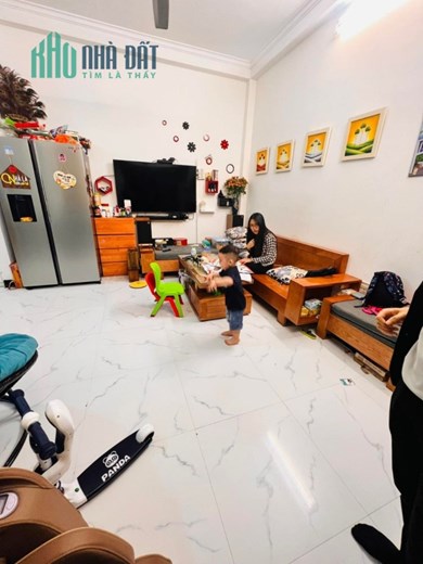 Bấn gấp nhà Đặng Tiến Đông 5 tầng, 2 mặt thoáng, ô tô đỗ cách nhà 15m, đi thêm 30m là ra phố Thái