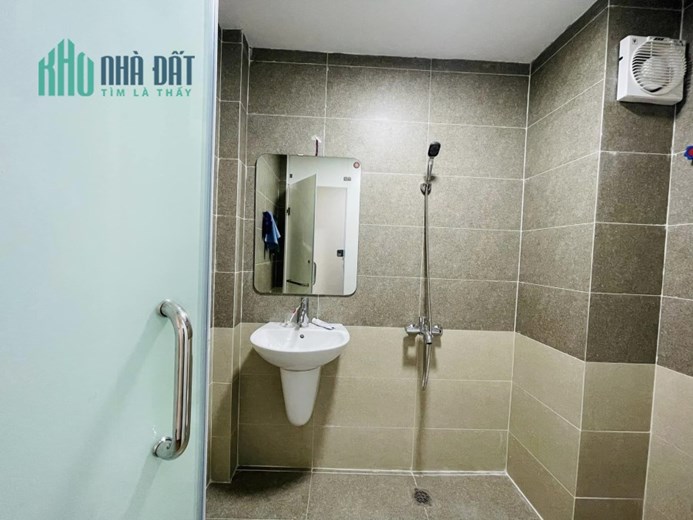 Ô tô tránh - Ngõ cực thoáng Nguyễn Văn Huyên - 44m2 - Gần trường học -  Gía nhỉnh 8 tỷ, có thương