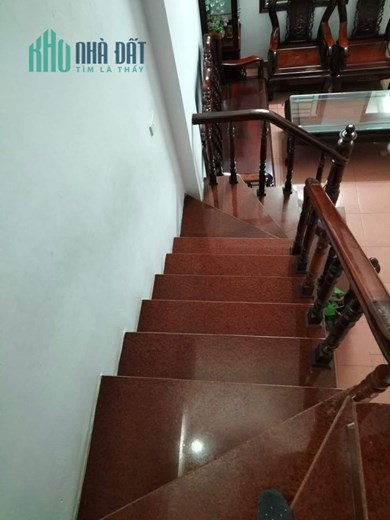 Nhỉnh 3 tỷ có nhà Phạm Ngọc Thạch Đống Đa 48m 3 tầng 3 ngủ vài bước chân ra ô tô tránh lh 0975124520