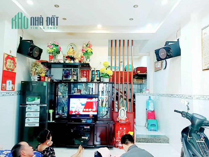 BÁN Nhà Hai Măt Hẻm XeTải Nguyển Sơn,Tân Phú,82m2,Vuông,Không Quy Hoach Lộ Giới,Hơn6Tỷ