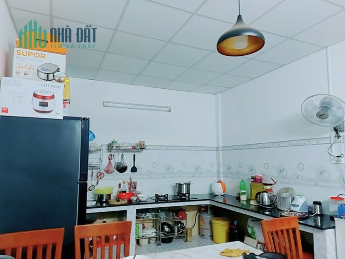 BÁN Nhà Hai Măt Hẻm XeTải Nguyển Sơn,Tân Phú,82m2,Vuông,Không Quy Hoach Lộ Giới,Hơn6Tỷ