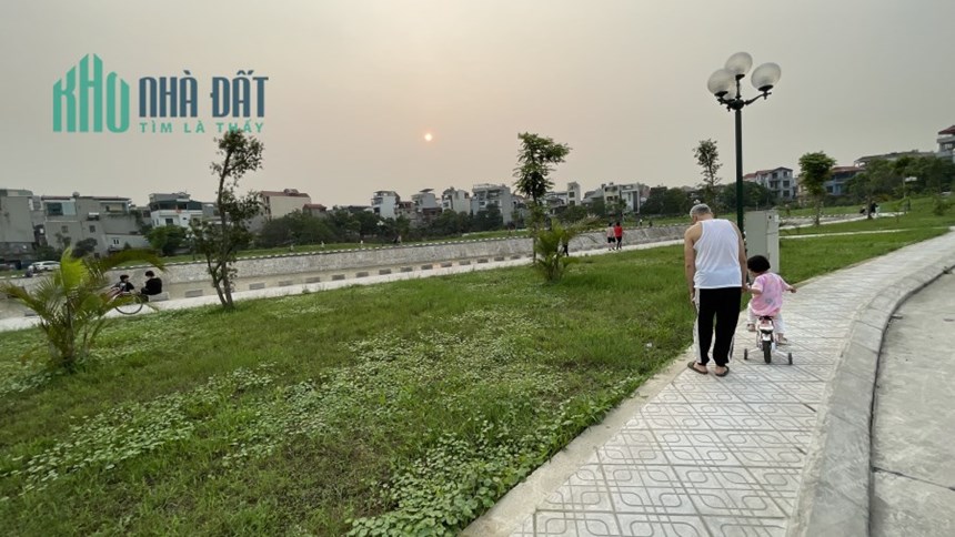 Hàng độc, Bán đất Việt Hưng view công viên,hồ điều hòa, kd hay ở đẳng cấp 85m, 7 tỷ dư