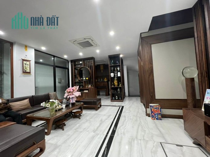 Chính chủ cần bán gấp nhà tại ngõ 195 Đội Cấn Liễu Gia Đội Cấn Ba Đình dt 82 m2 giá 16,5 tỷ