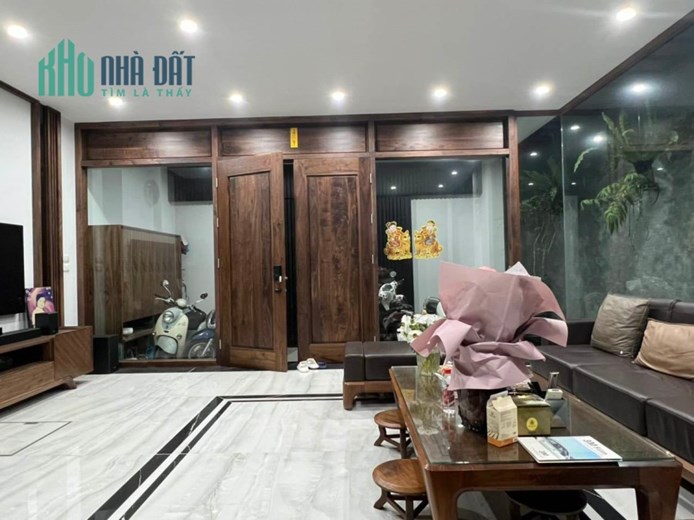Chính chủ cần bán gấp nhà tại ngõ 195 Đội Cấn Liễu Gia Đội Cấn Ba Đình dt 82 m2 giá 16,5 tỷ