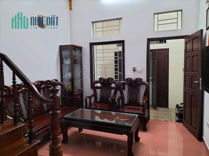Bán nhà Phạm Ngọc Thạch Đống Đa 48m 3 tầng 3 ngủ vài bước chân ra ô tô tránh   nhỉnh 3 tỷ sổ cc lh