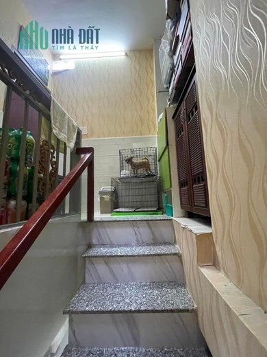 Nhà MTKD sầm uất  Nguyễn Sơn , Tân phú, 2 lầu, 3 PN, giá 3,3 tỷ