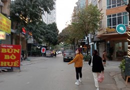 cần bán gấp Tòa Nhà Căn Hộ Dịch Vụ Cao Cấp Trung Tâm Quận Ba Đình dT 300 m2  Đến gần 500 m2,