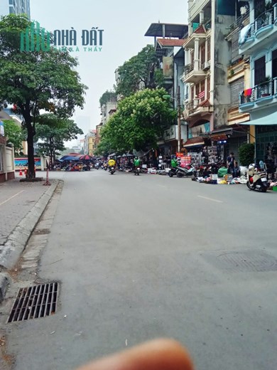 Bán Nhà Hiếm Kinh Doanh lớn Mặt phố Phan Văn Trường giá 32 tỷ, 75m2
