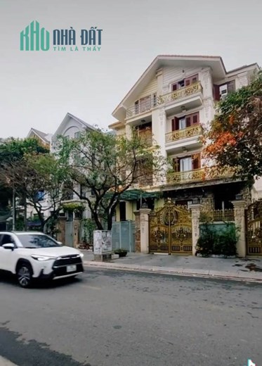 Chính chủ cần bán gấp căn nhà Biệt Thự Khu Nhà Ở Trung Văn Nam Từ Liêm Hà Nội dt 185 m2 giá 34,5 tỷ