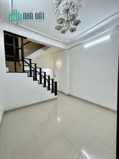 Bán nhà Nguyễn Ngọc Vũ, Cầu Giấy. 45m3x4; chỉ 5.8 tỷ. Phương