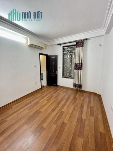 Bán nhà Nguyễn Ngọc Vũ, Cầu Giấy. 45m3x4; chỉ 5.8 tỷ. Phương