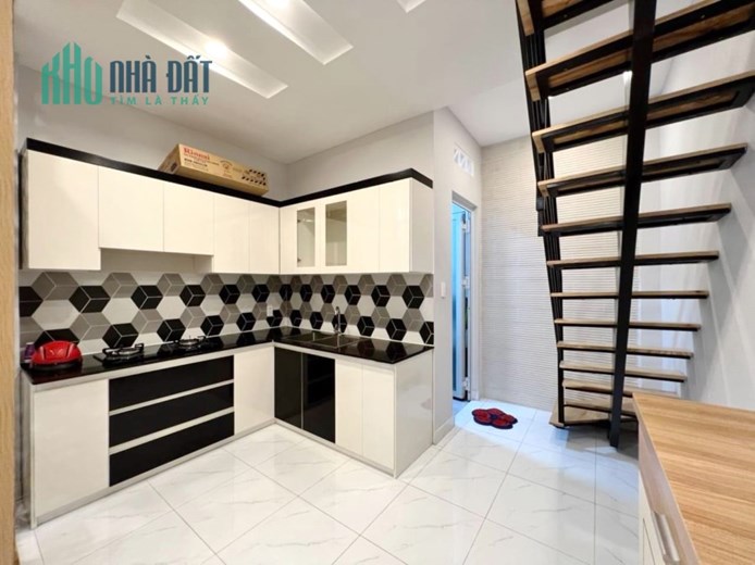 Nhà bán mới  2 Tầng hẻm nhánh Dương Bá Trạc P1Q8 - Giá : 3.1 Tỷ
