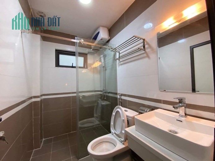 Cần bán nhà mặt đường Ngọc Hồi 90m x 6MT, ô tô tránh, vỉa hè. kinh doanh. 19.6 tỷ.