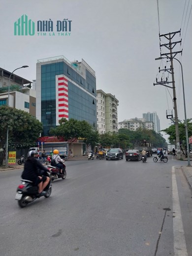 Cần bán nhà mặt đường Ngọc Hồi 90m x 6MT, ô tô tránh, vỉa hè. kinh doanh. 19.6 tỷ.