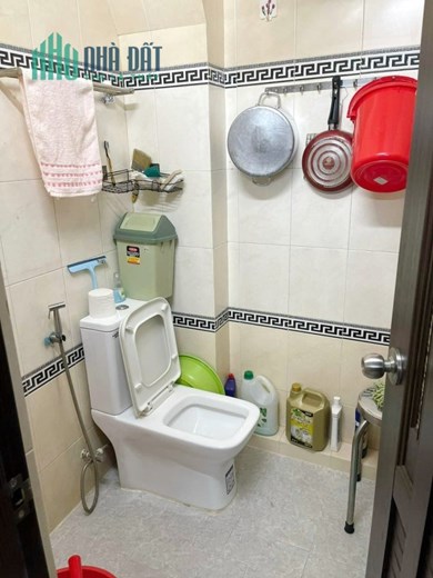 Nhà 4 tầng nở hậu hẻm Trần Bình Trọng P2Q5 Giá 5,3 tỷ TL