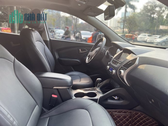 Chính chủ cần bán Tucson LMX 2010 bản full, form mới ,  biển số Hà Nội