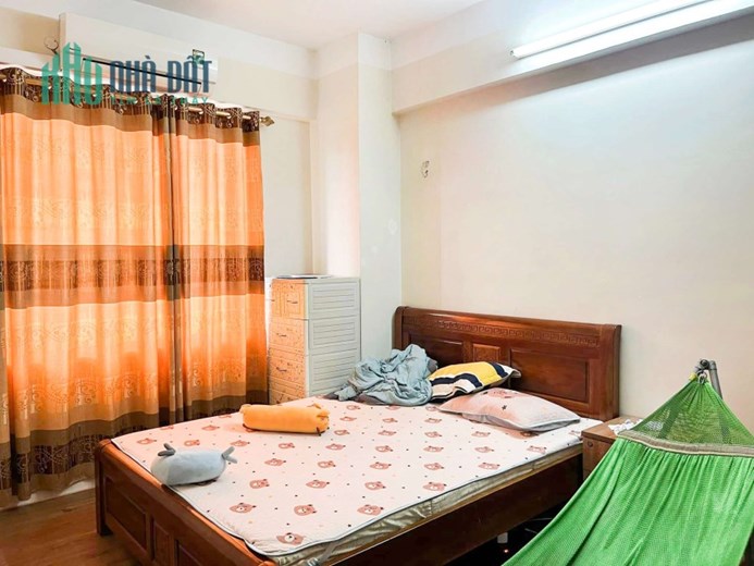 Bán căn hộ chung cư Việt Hưng tòa CT9A, 97m, có 2 ban công Đông Nam, 3 ngủ, 2 vệ sinh, 2 tỷ