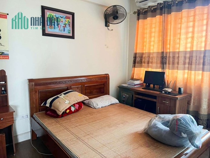 Bán căn hộ chung cư Việt Hưng tòa CT9A, 97m, có 2 ban công Đông Nam, 3 ngủ, 2 vệ sinh, 2 tỷ