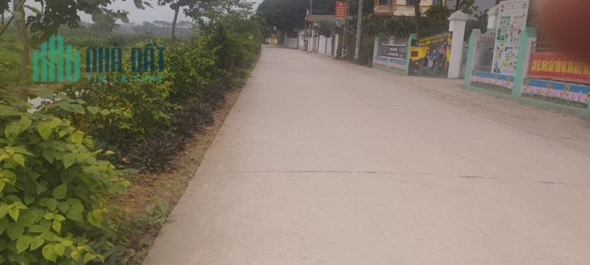 Cần bán lô đất đủ 5 tiêu chí mặt đường trục chính Châu Sơn, Ba Vì, Hà Nội.