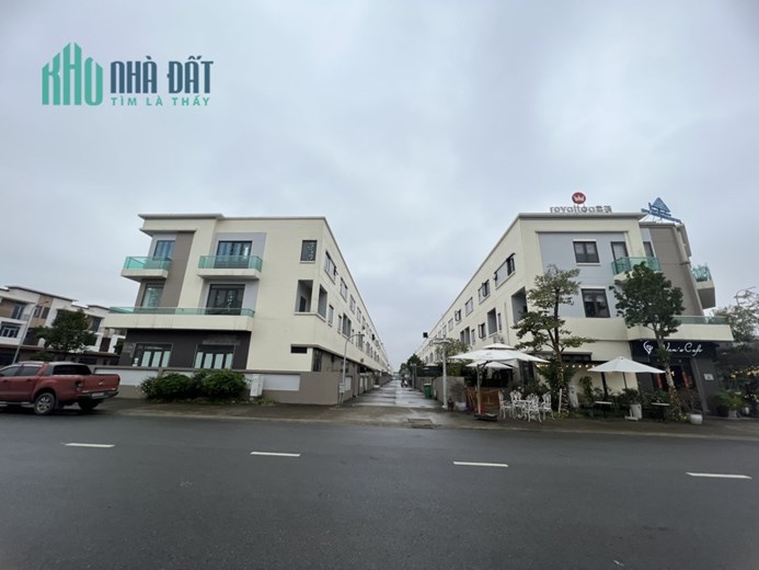 Bán nhà phố 3 tầng 2 mặt tiền đường lớn 26m khu Đại ĐT Centa Vsip Từ Sơn.
